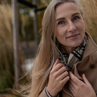 Opiekunka,  Nela , Варшава