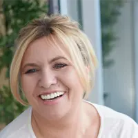 Laura , няня, Варшава